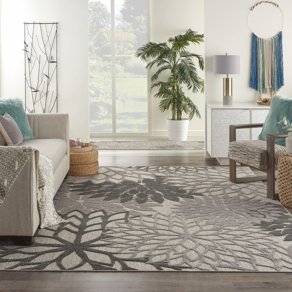 7’ x 10’ Silver and Gray Indoor Outdoor Area Rug-3